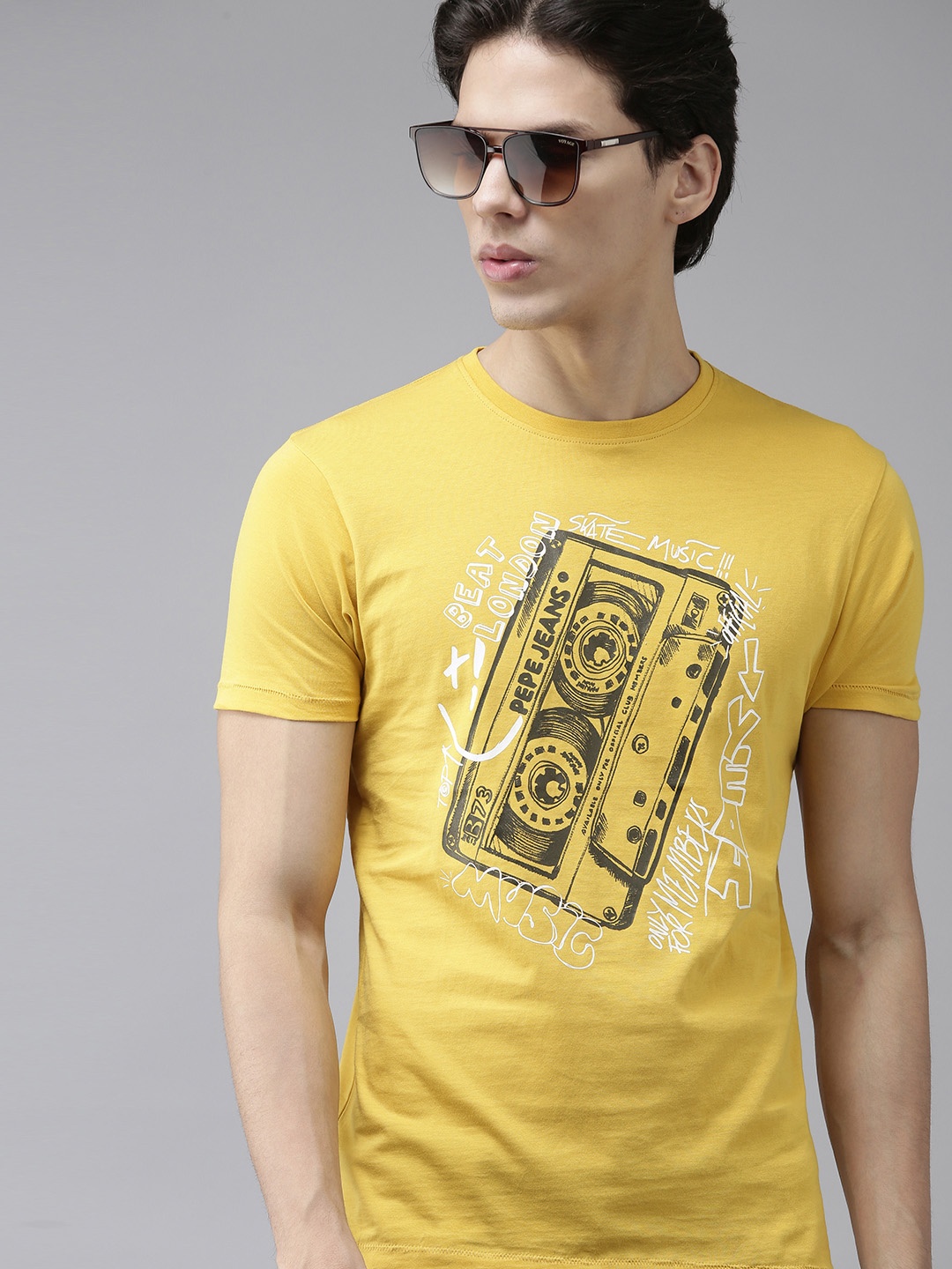 

BEAT LONDON by PEPE JEANS Men Yellow Black Pure Cotton Printed Pure Cotton T-shirt