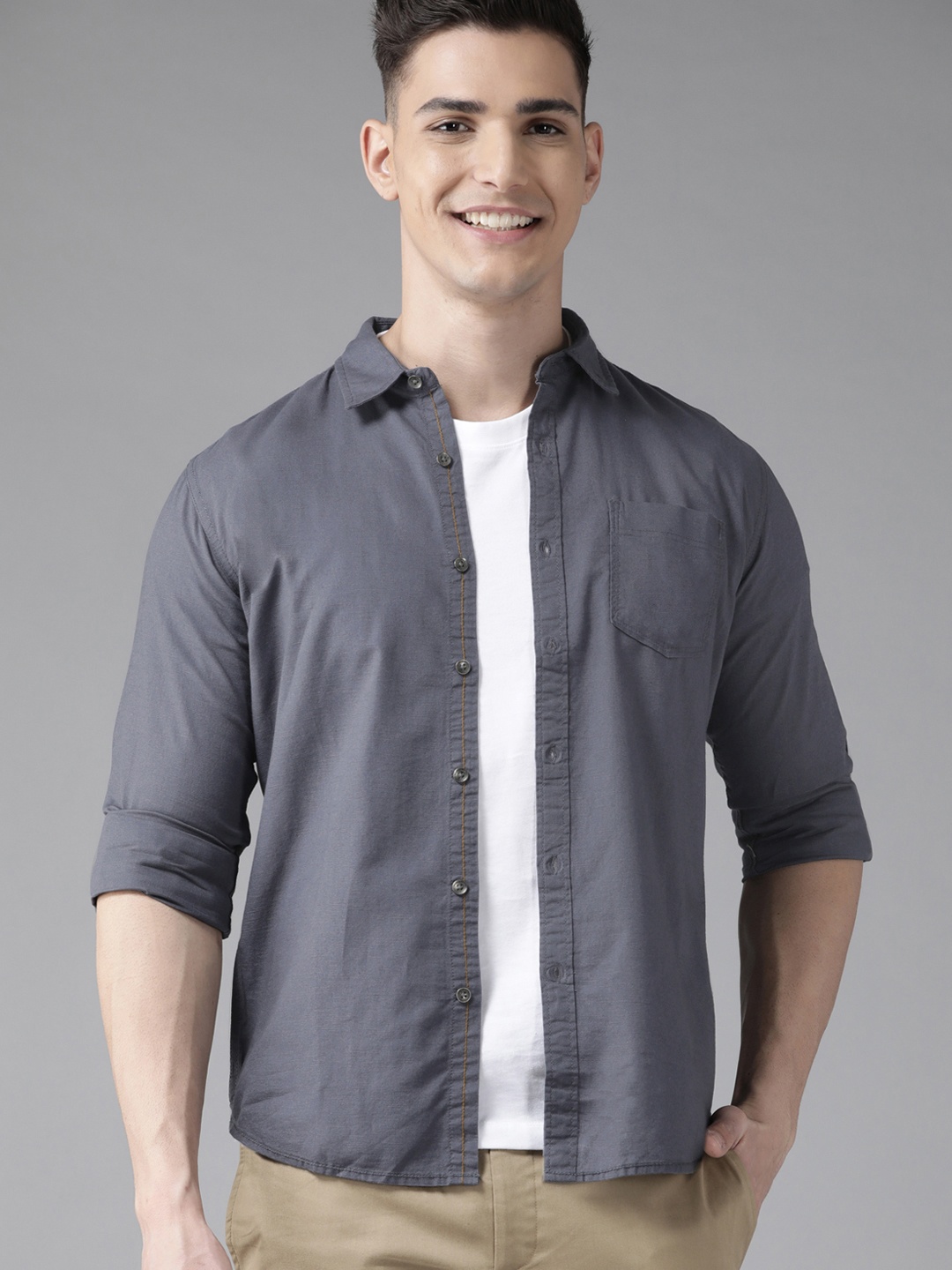 

BEAT LONDON by PEPE JEANS Men Charcoal Grey Solid Pure Cotton Slim Fit Casual Shirt
