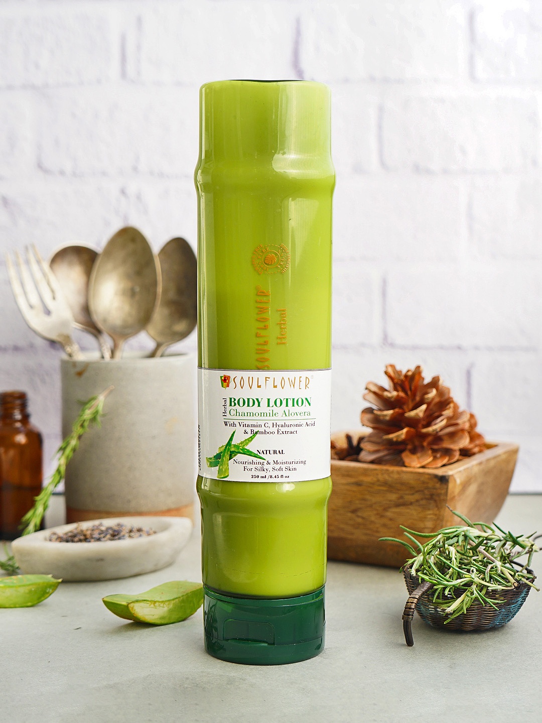 

Soulflower Winter Moisturizing Aloe Vera Body Lotion with Vitamin C & Hyaluronic Acid, Green