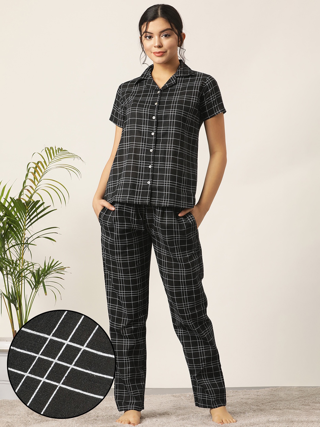 

Clovia Women Black & White Checked Night Suits