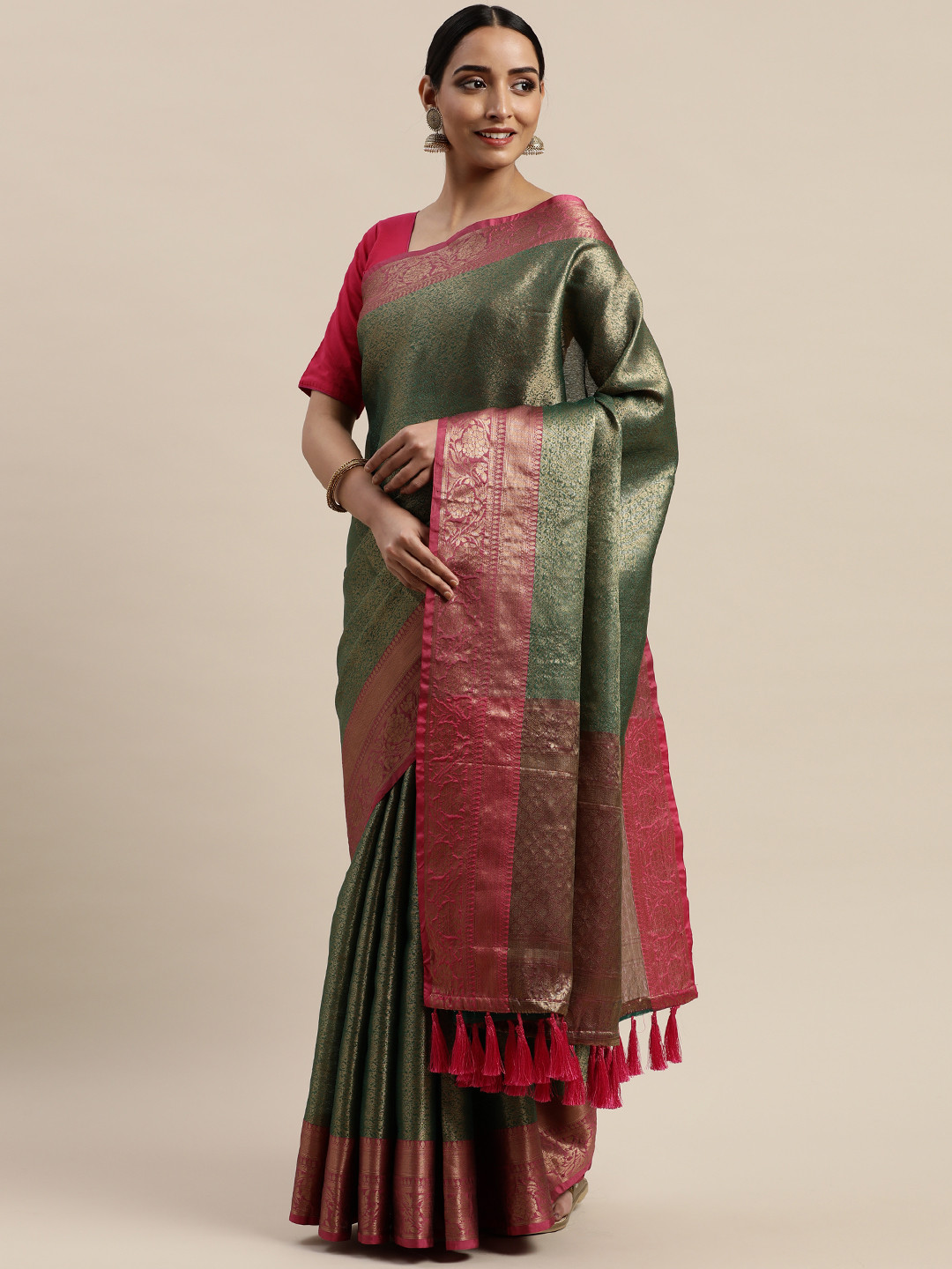 

VASTRANAND Green & Red Silk Blend Woven Design Kanjeevaram Saree