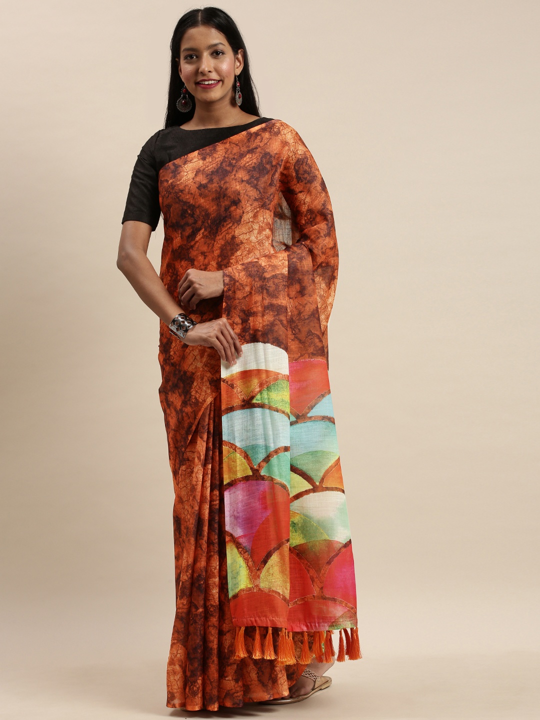 

VASTRANAND Orange & Black Linen Blend Printed Saree