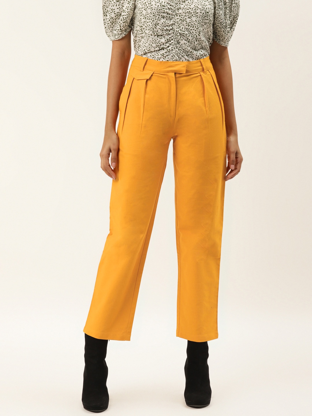 

Off Label Women Yellow Regular Fit Solid Pure Cotton Cropped Parallel Trousers