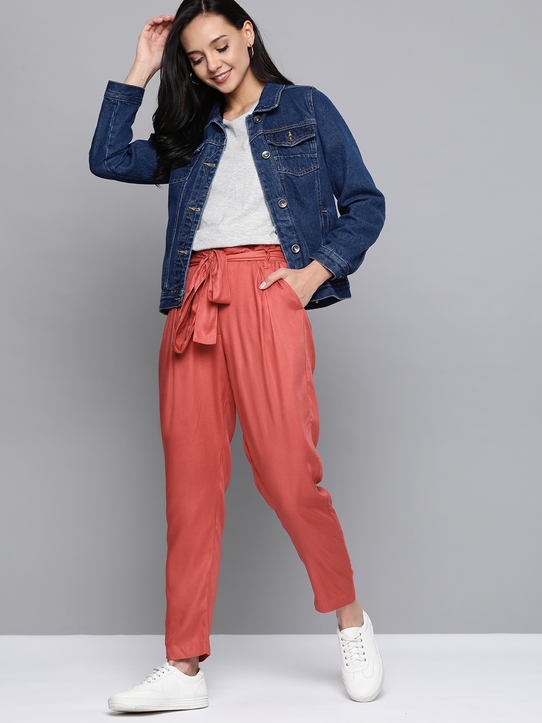 

Mast & Harbour Women Coral Red Regular Fit Solid Cropped Regular Trousers