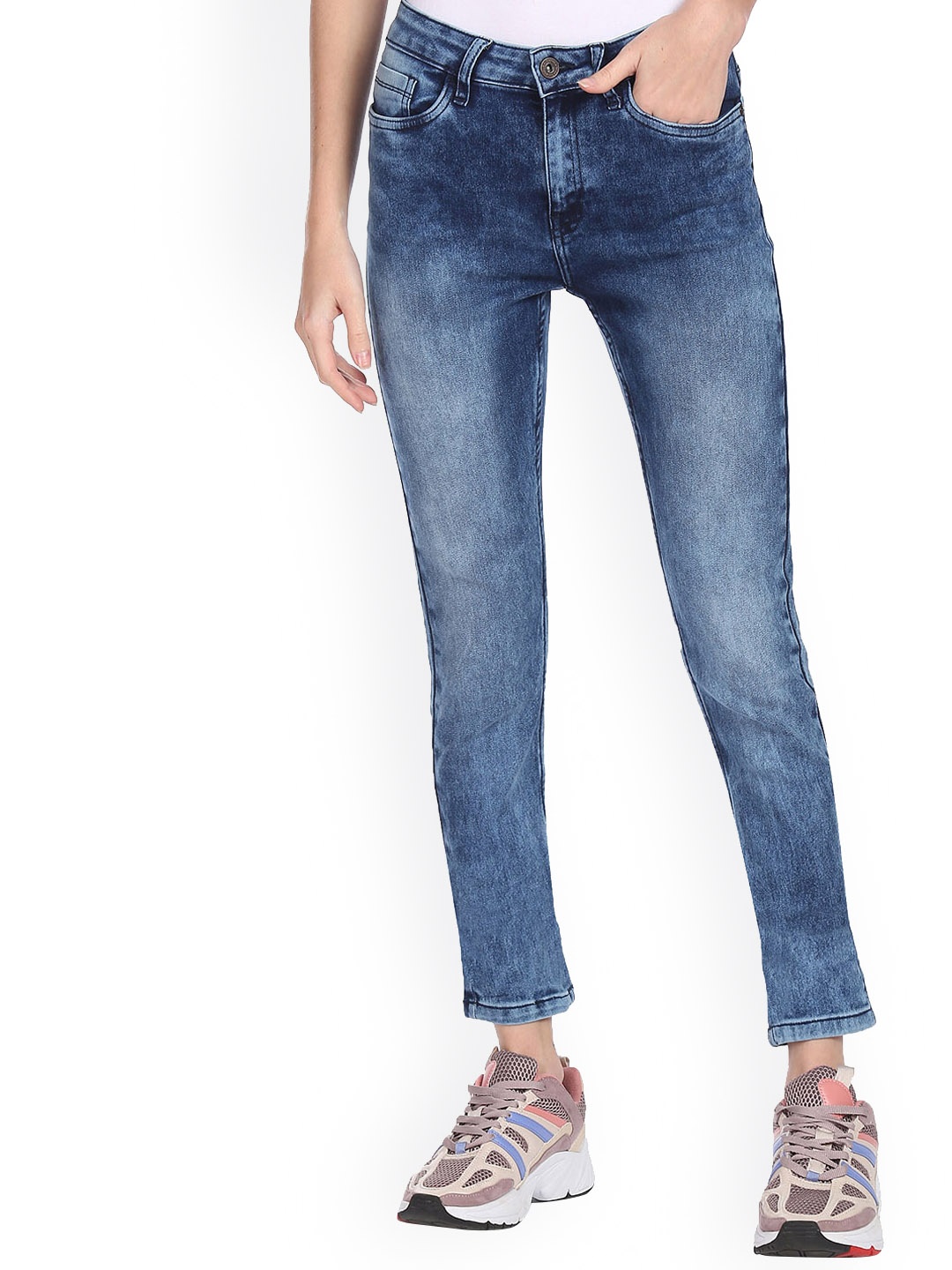 

Sugr Women Blue Slim Fit Mid-Rise Clean Look Jeans