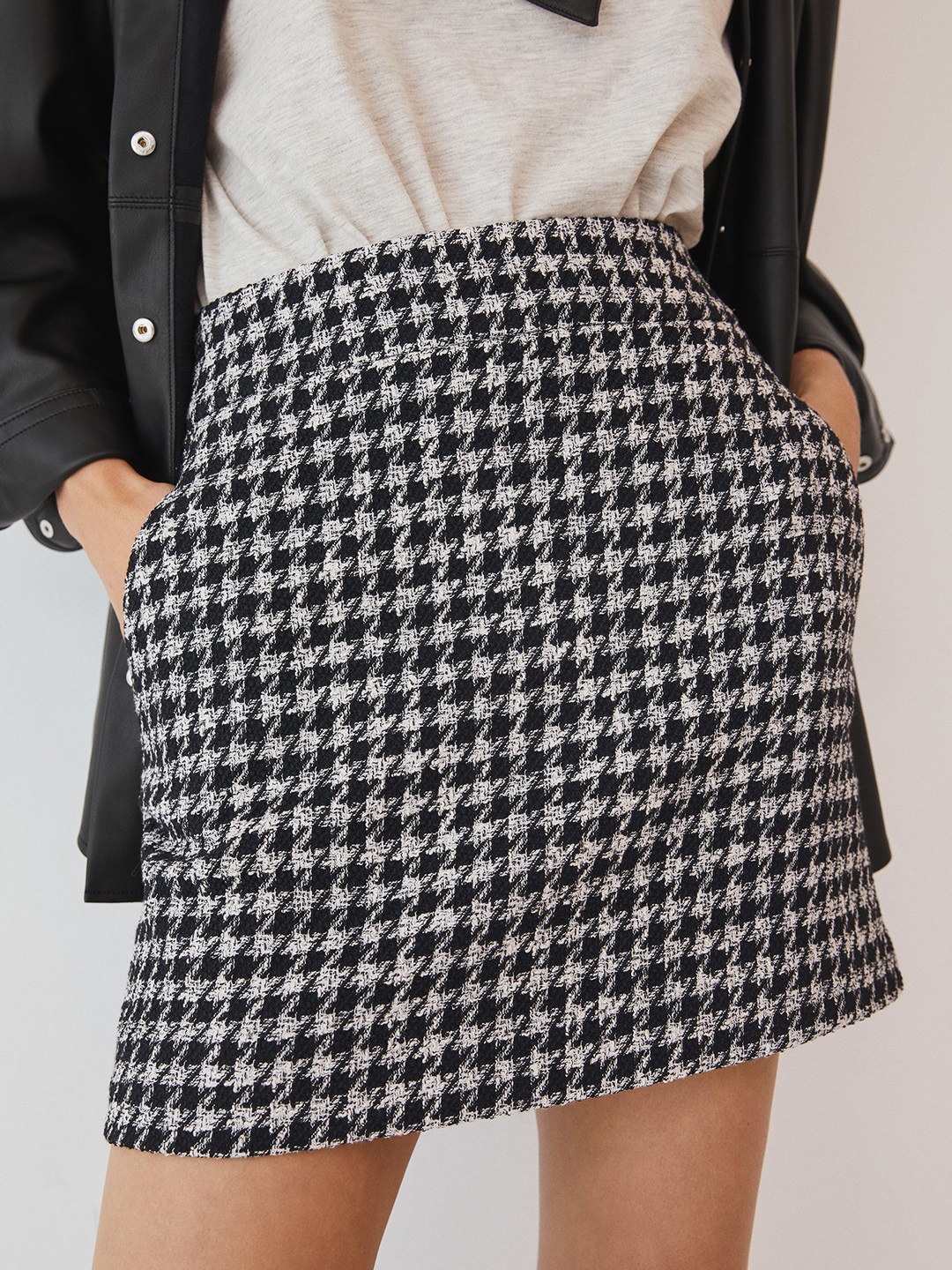 

MANGO Black & White Houndstooth Patterned Straight Skirt