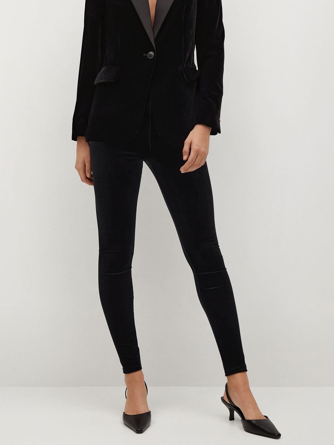 

MANGO Women Black Solid Leggings with Velvet Finish