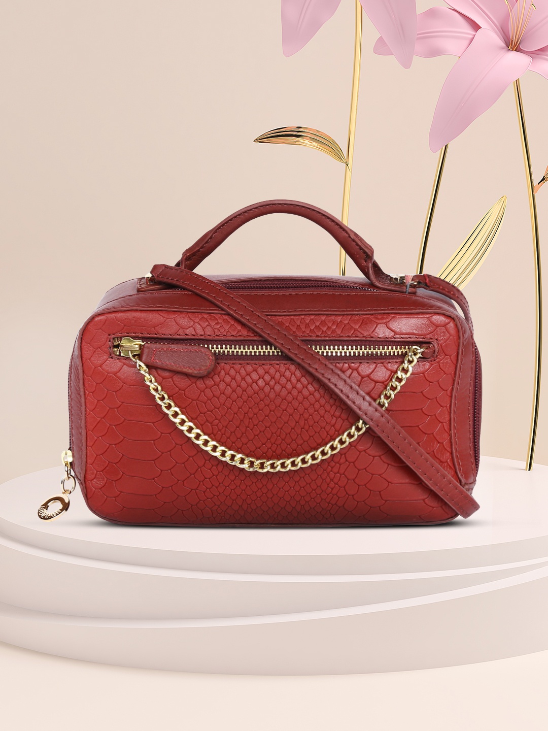 

Hidesign Red Textured Leather Handheld Bag