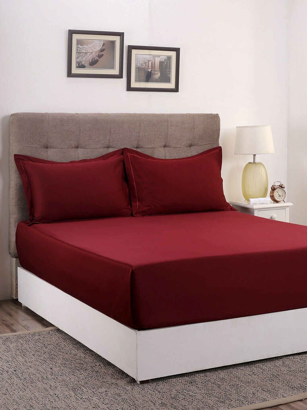 

MASPAR Red Solid 400TC 1 King Bedsheet with 2 Pillow Covers