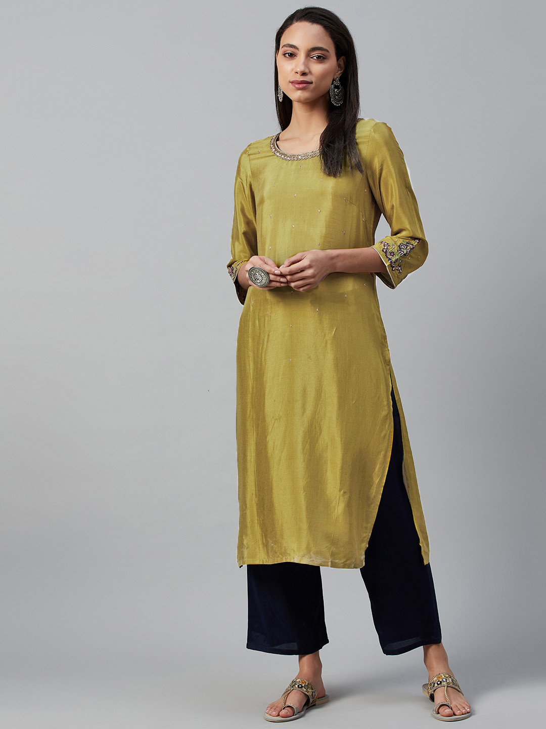 

WISHFUL Women Olive Green Sequinned Straight Kurta