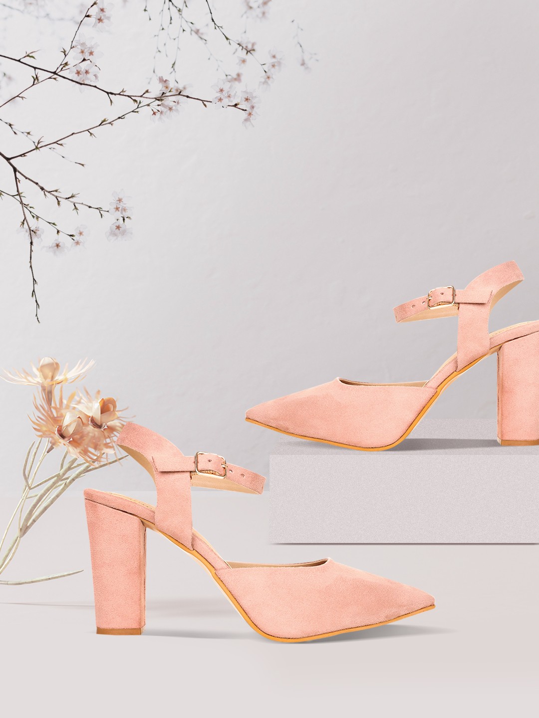

Flat n Heels Women Pink Solid Suede Pumps