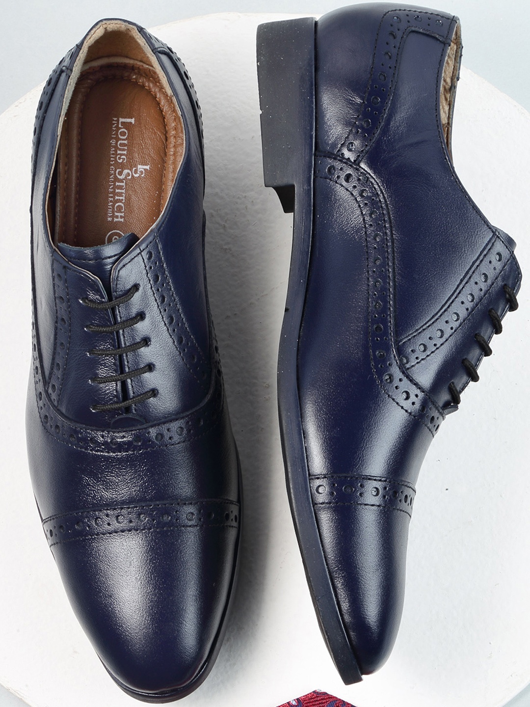 

LOUIS STITCH Men Blue Solid Leather Formal Brogues