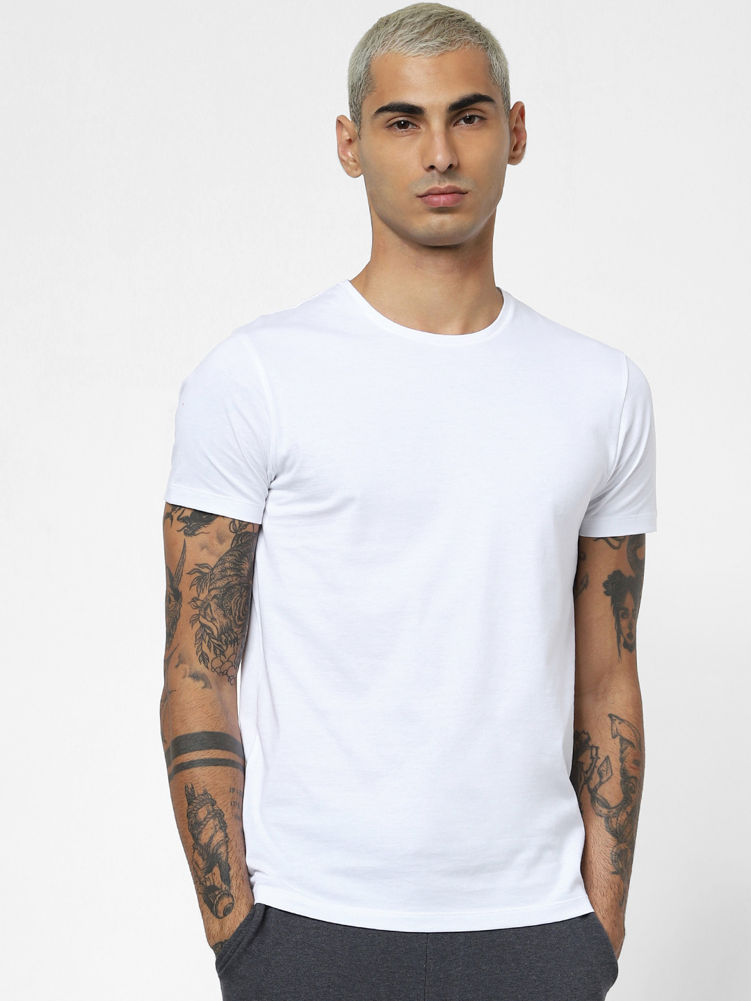 

Jack Jones Men White Solid Slim Fit Round Neck Pure Cotton T-shirt