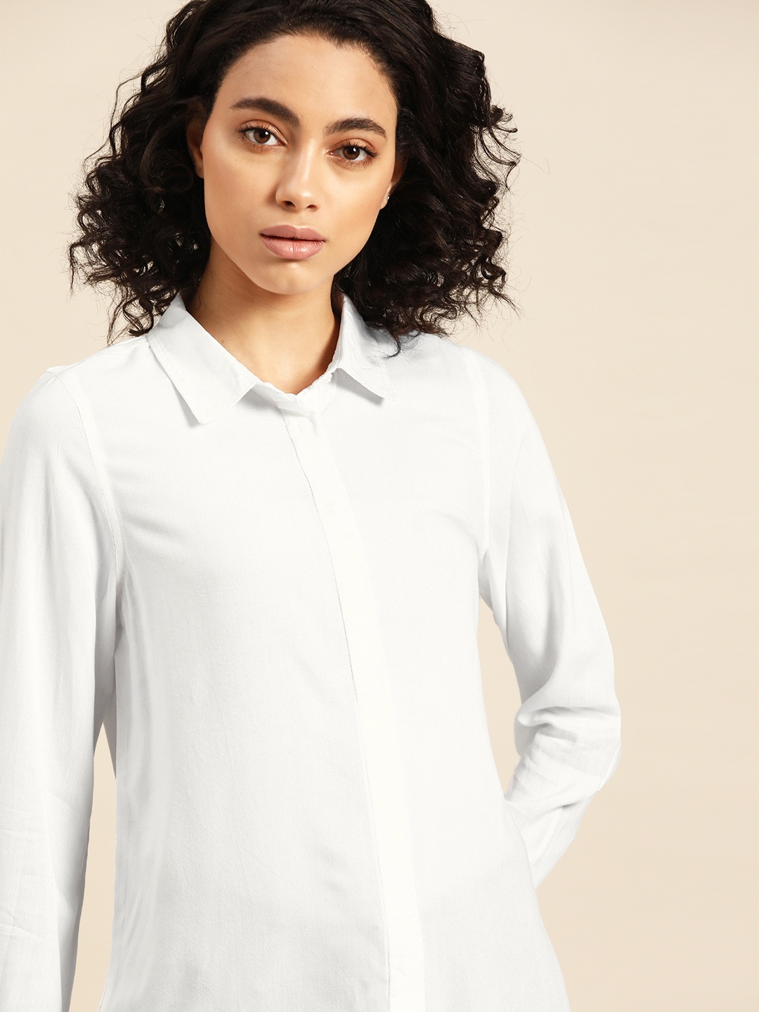 

ether Women White Regular Fit Solid Casual Shirt