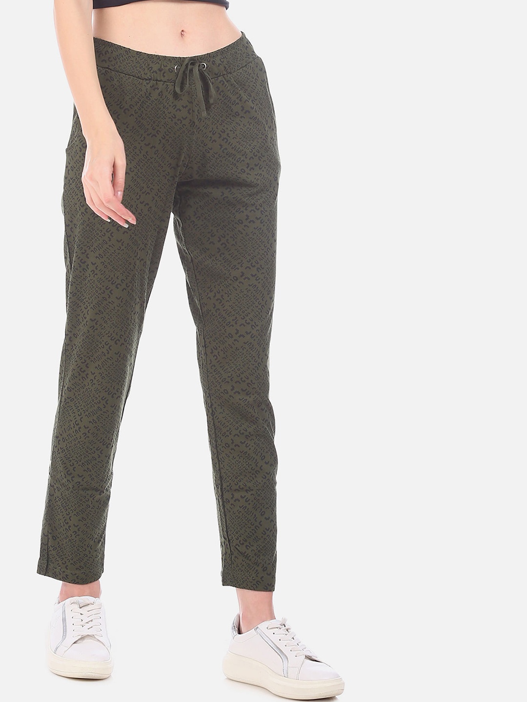 

Sugr Women Olive Green & Black Printed Straight-Fit Cropped Track Pants