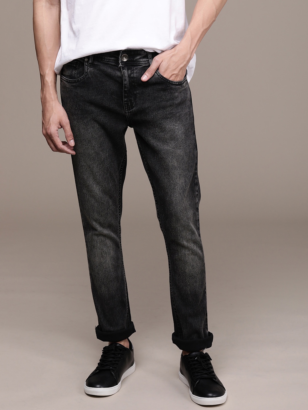 

High Star Men Black Slim Fit Mid-Rise Clean Look Stretchable Jeans