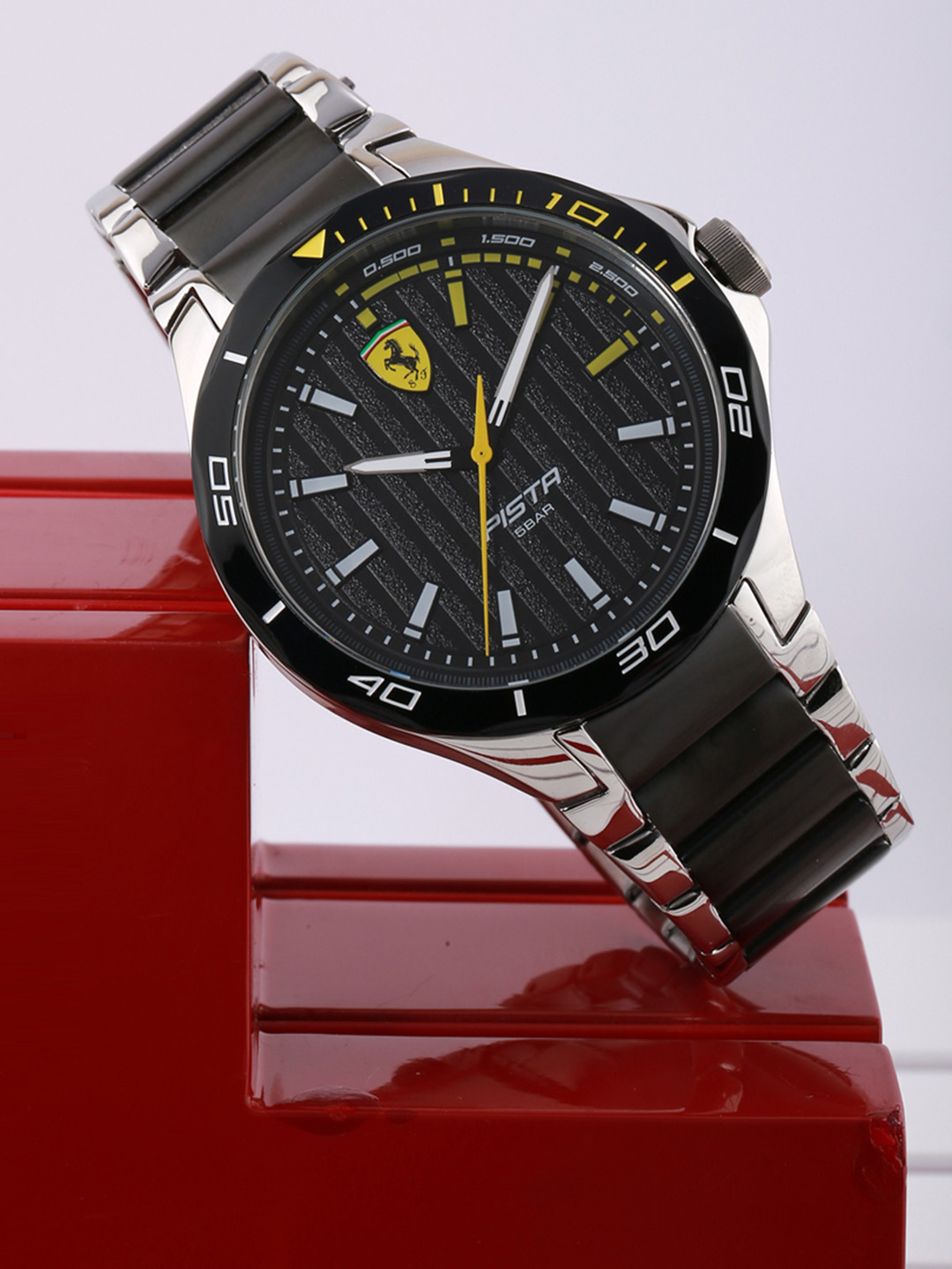 

SCUDERIA FERRARI Men Black & Silver-Toned Analogue Watch 0830762
