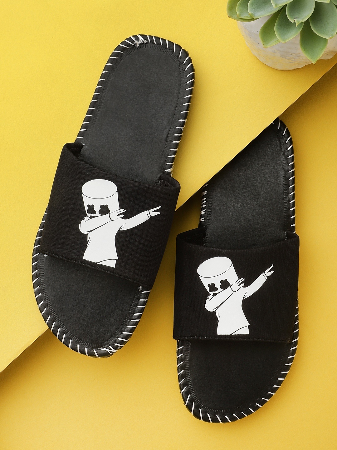 

Pampy Angel Men Black & White Dancer Printed Slider