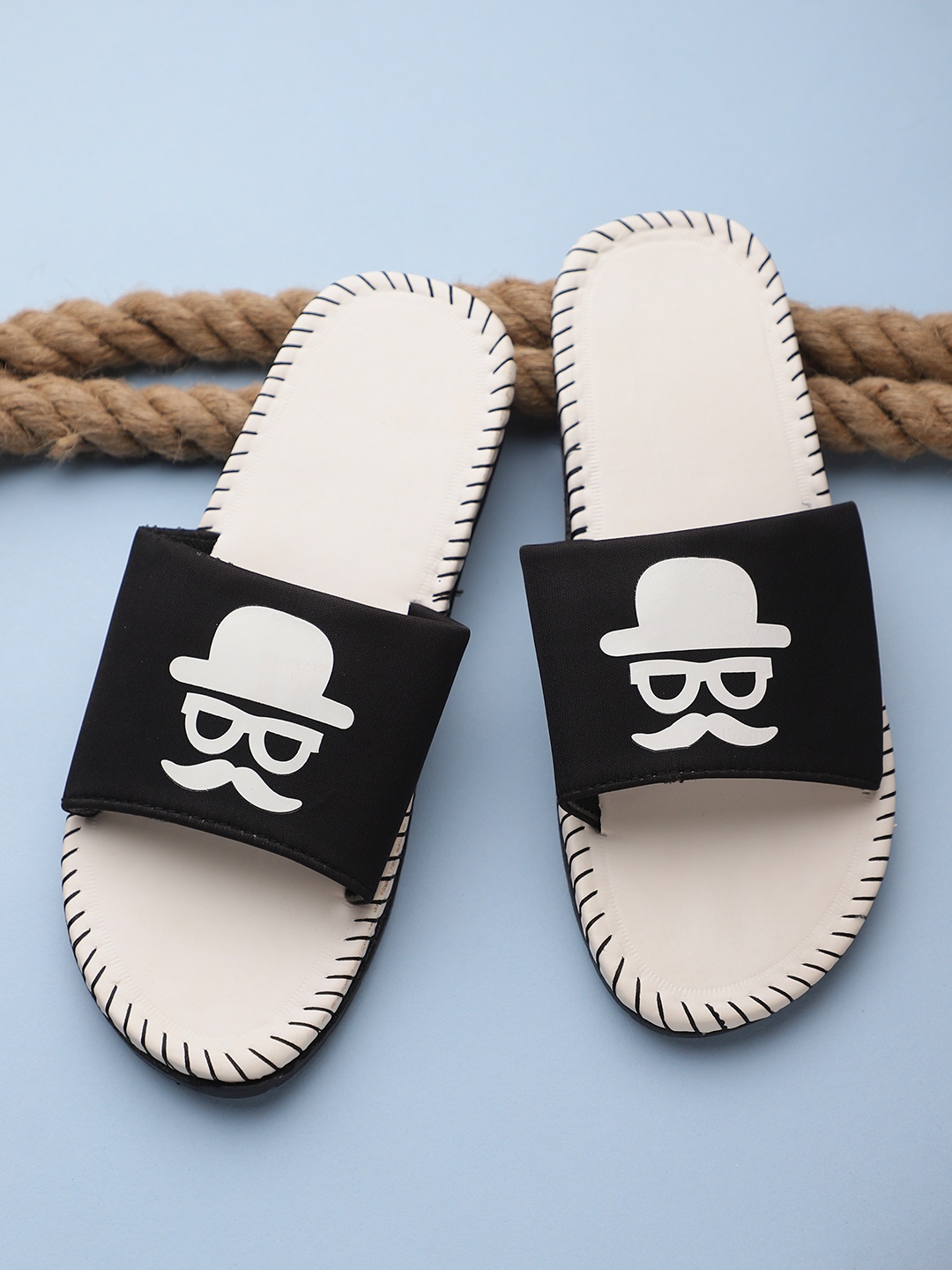 

Pampy Angel Men White Printed Sliders
