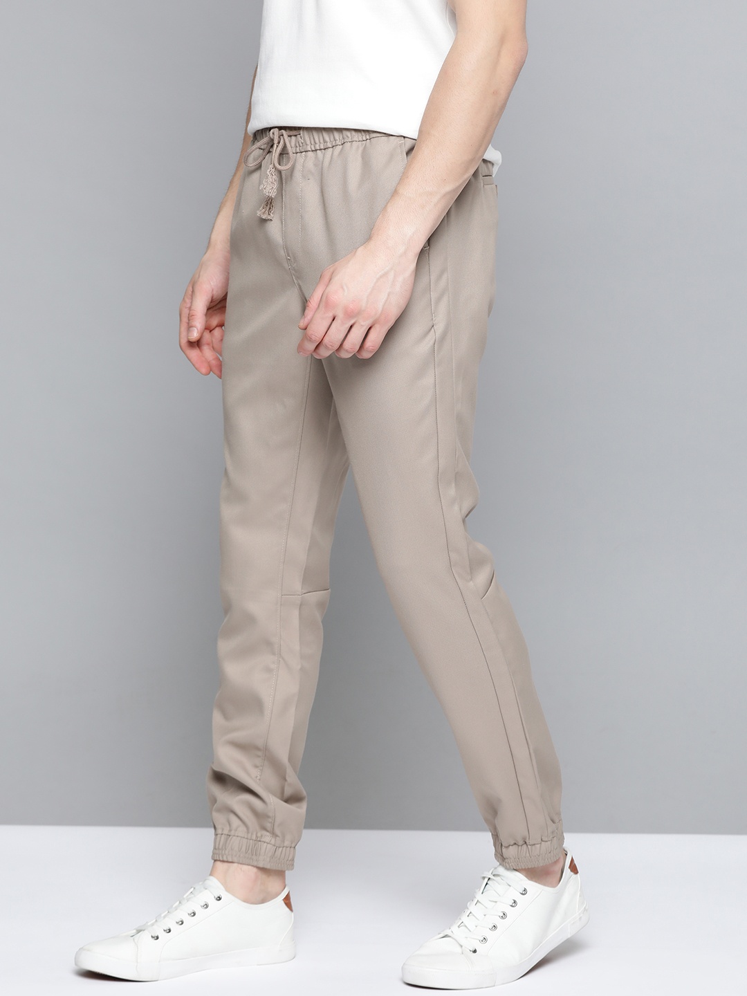 

Mast & Harbour Men Beige Regular Fit Solid Joggers