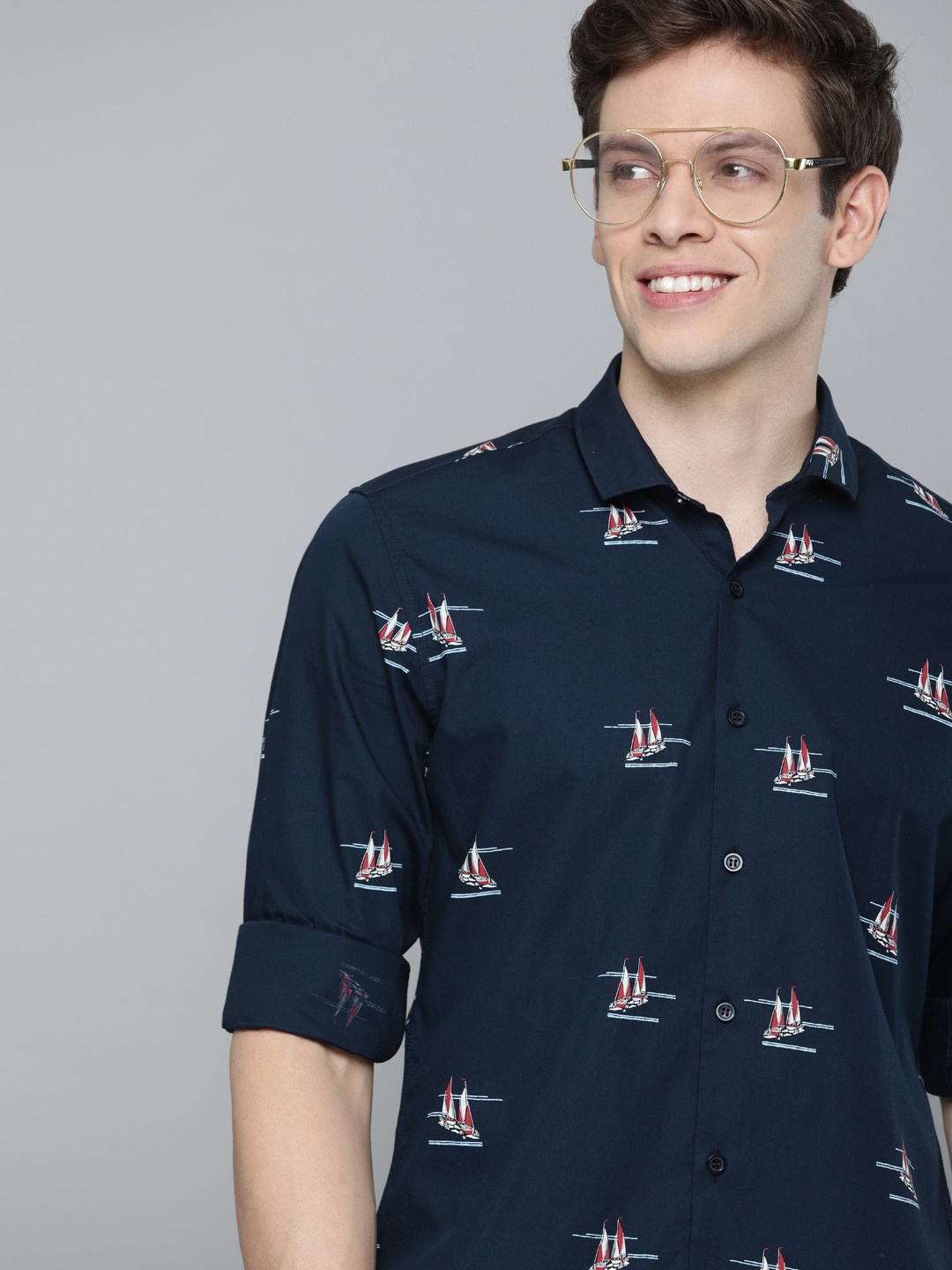 

Mast & Harbour Men Navy Blue & Red Regular Fit Printed Casual Shirt