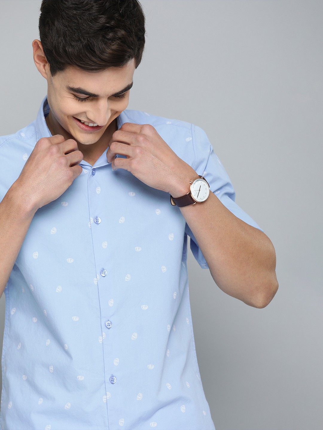 

Mast & Harbour Men Blue & White Regular Fit Printed Casual Shirt