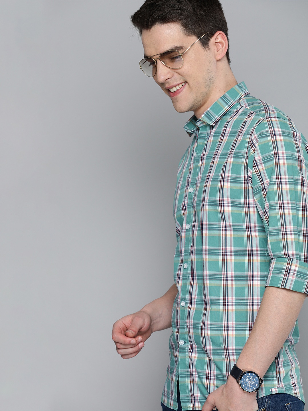 

Mast & Harbour Men Sea Green & Multicoloured Regular Fit Checked Casual Shirt