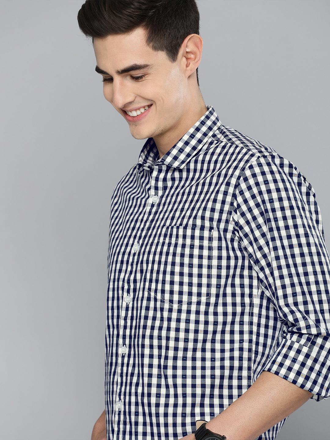 

Mast & Harbour Men Navy Blue & White Regular Fit Checked Casual Cotton Shirt