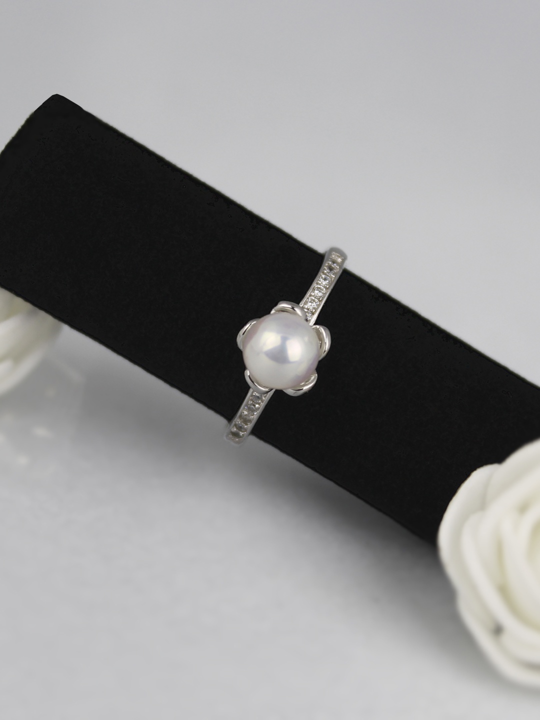 

GIVA 925 Sterling Silver Rhodium Plated Pearl Flower Adjustable Ring