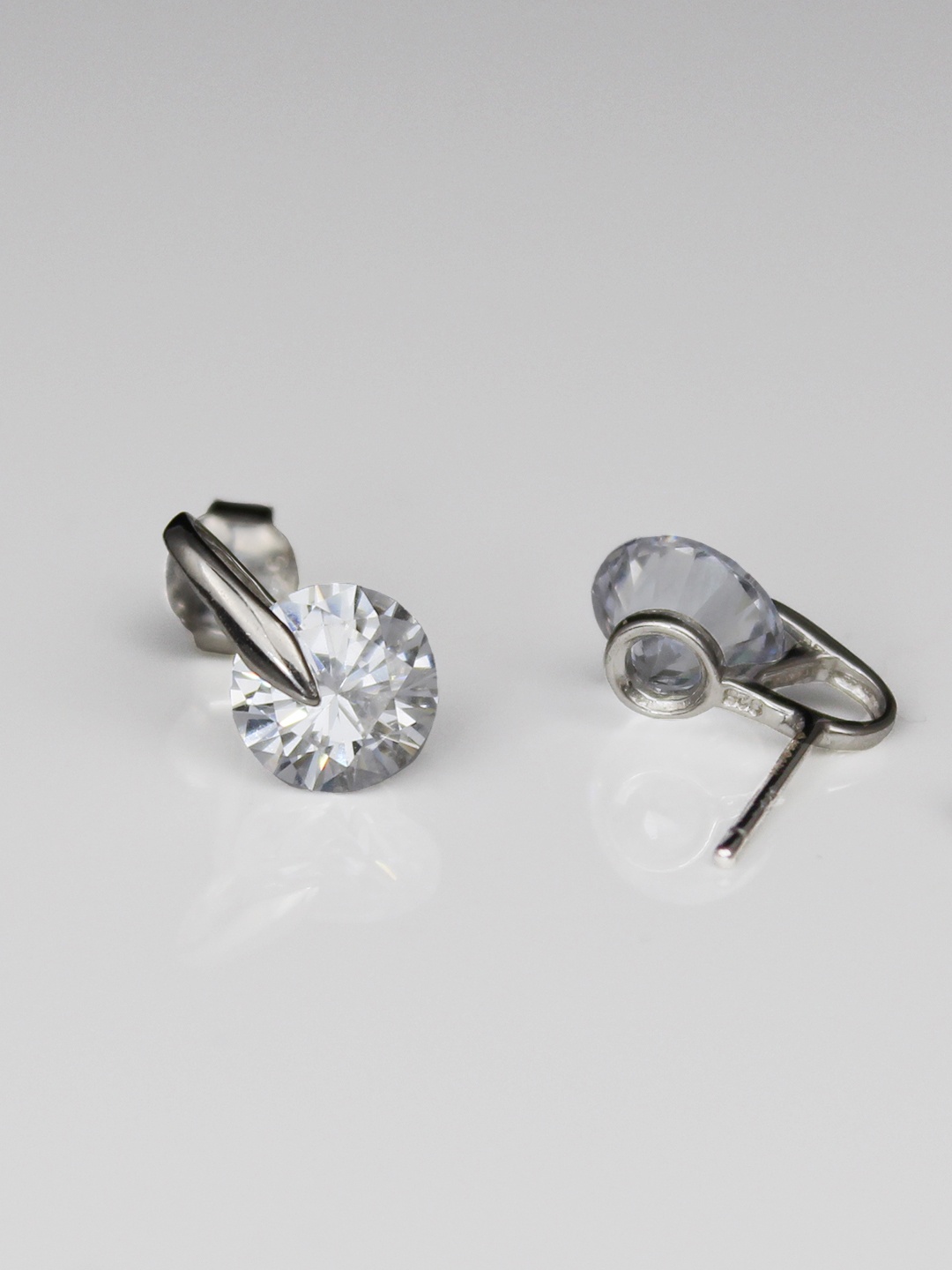 

GIVA 925 Sterling Silver Rhodium Plated Zircon Twirl Earring