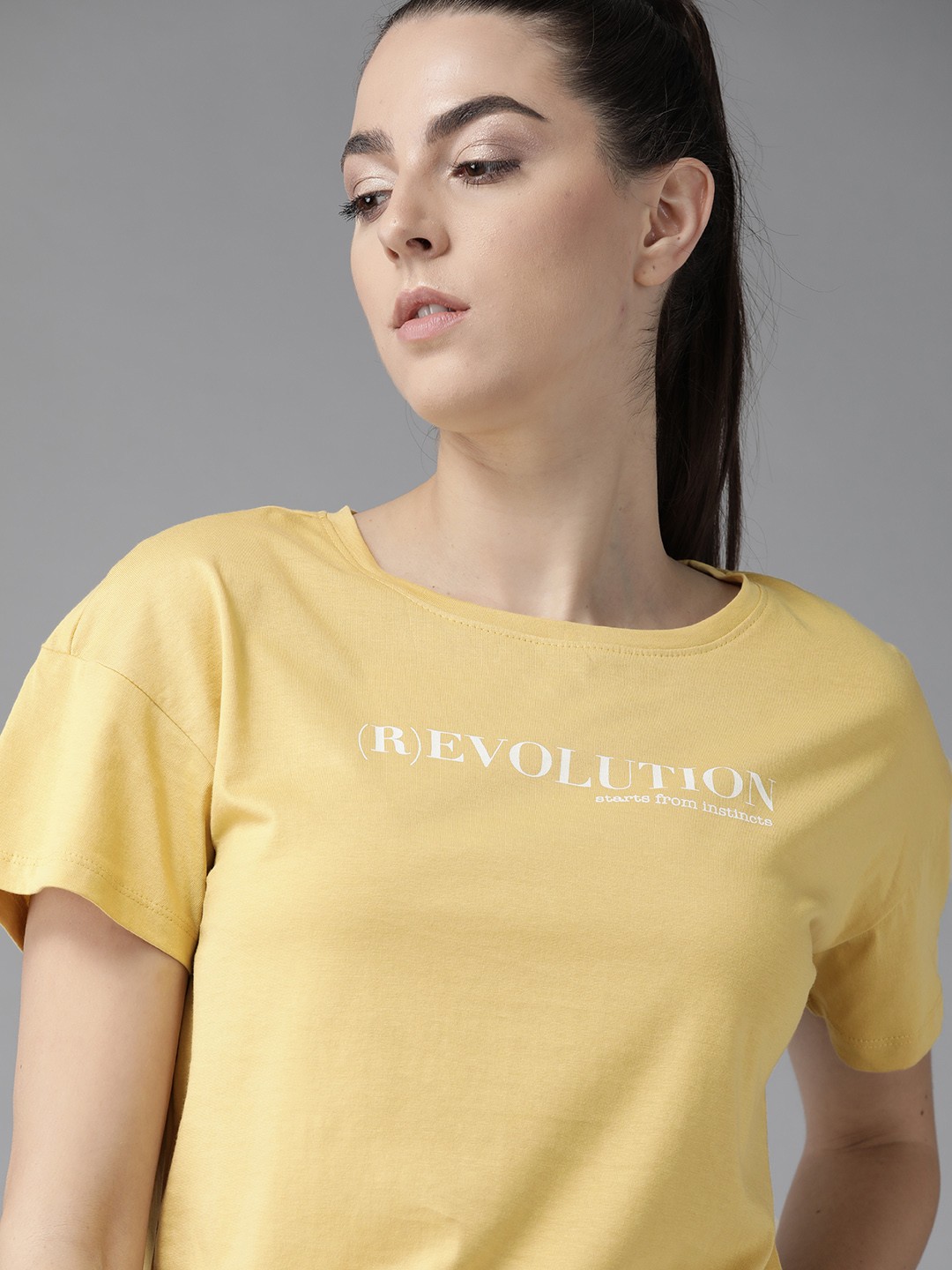 

The Roadster Lifestyle Co Women Yellow Solid Round Neck Pure Cotton T-shirt
