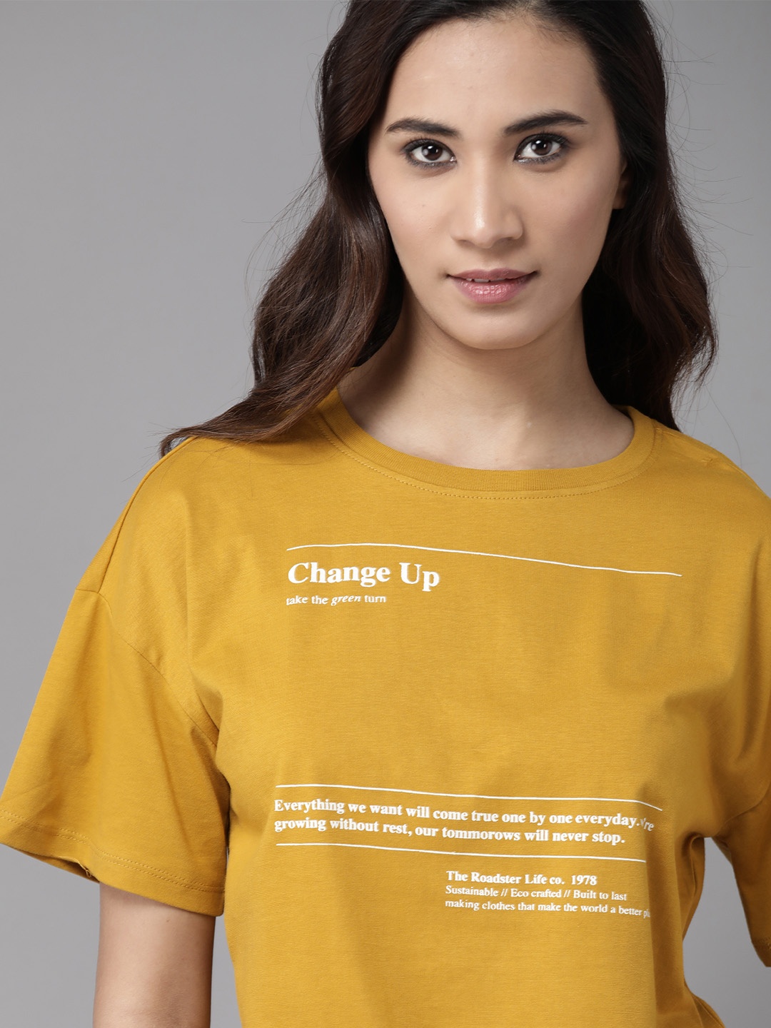 

The Roadster Lifestyle Co Women Mustard Yellow Off-White Pure Cotton Printed Round Neck T-shirt