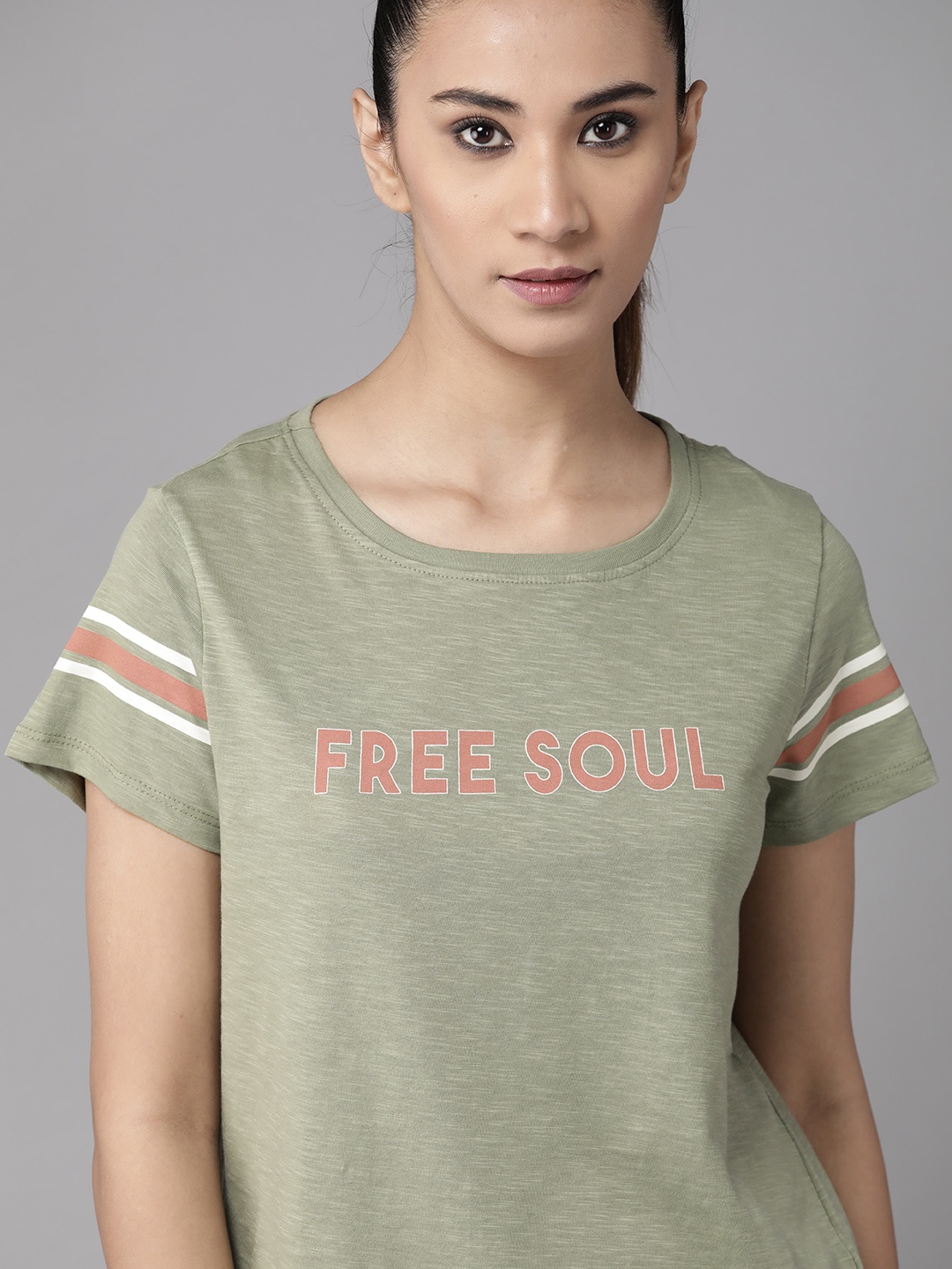 

The Roadster Lifestyle Co Women Green Printed Cotton Round Neck T-shirt