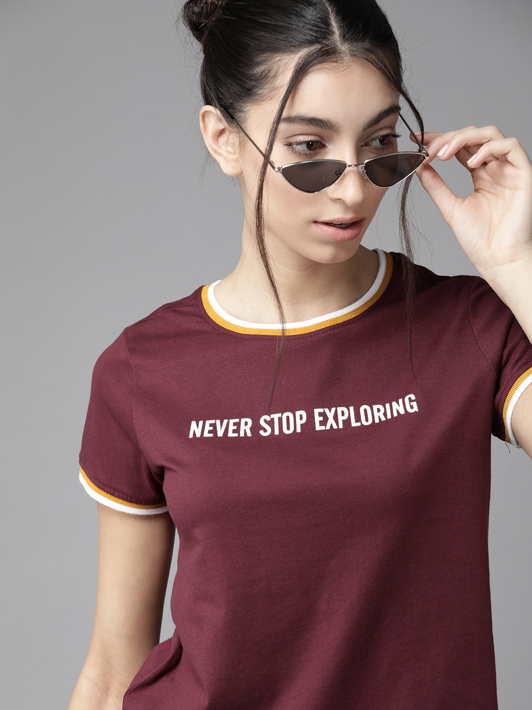 

The Roadster Lifestyle Co Women Burgundy Pure Cotton Solid Round Neck T-shirt