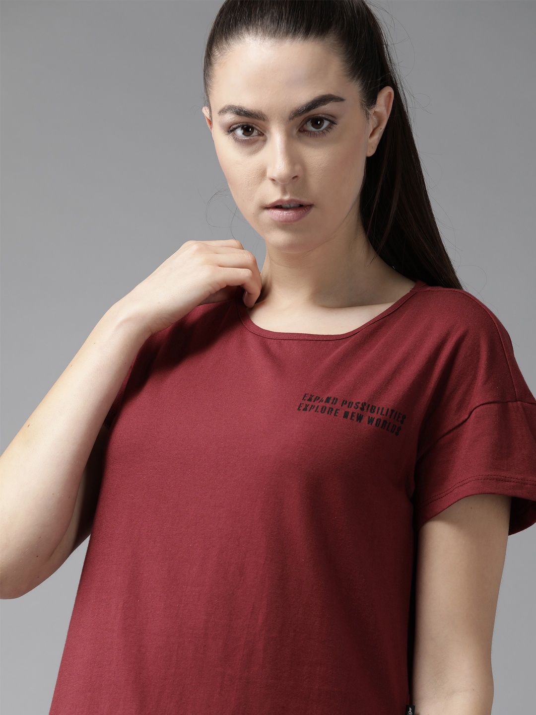

The Roadster Lifestyle Co Women Maroon Pure Cotton Solid Round Neck Longline T-shirt