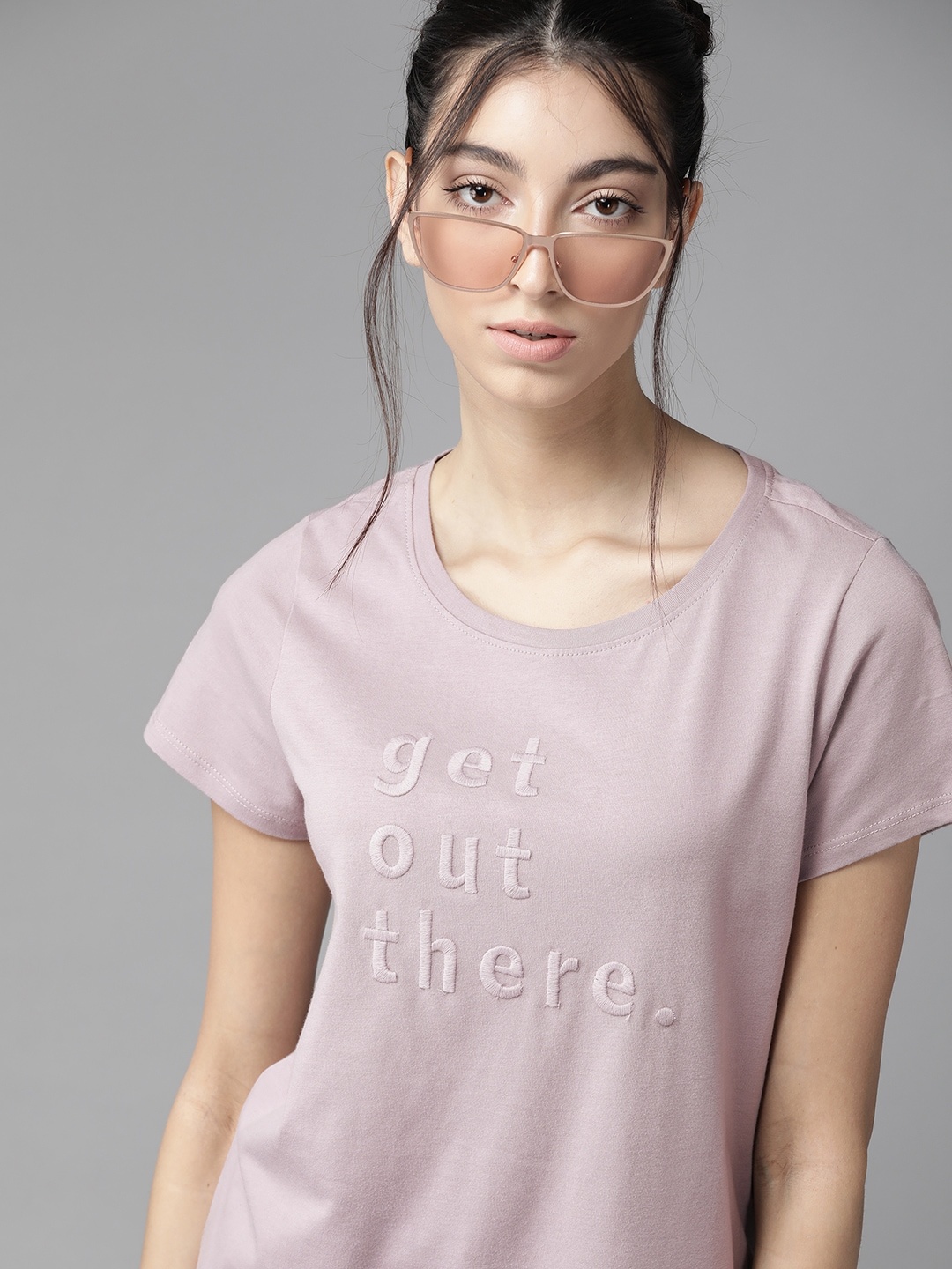 

The Roadster Lifestyle Co Women Lavender Pure Cotton Embroidered Round Neck T-shirt