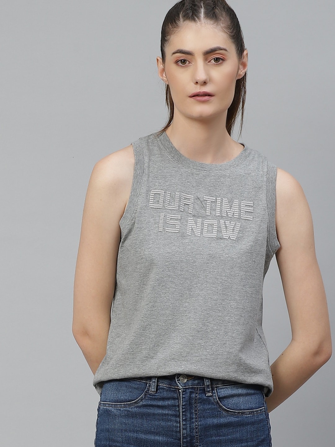 

The Roadster Lifestyle Co Women Grey Melange Printed Round Neck T-shirt