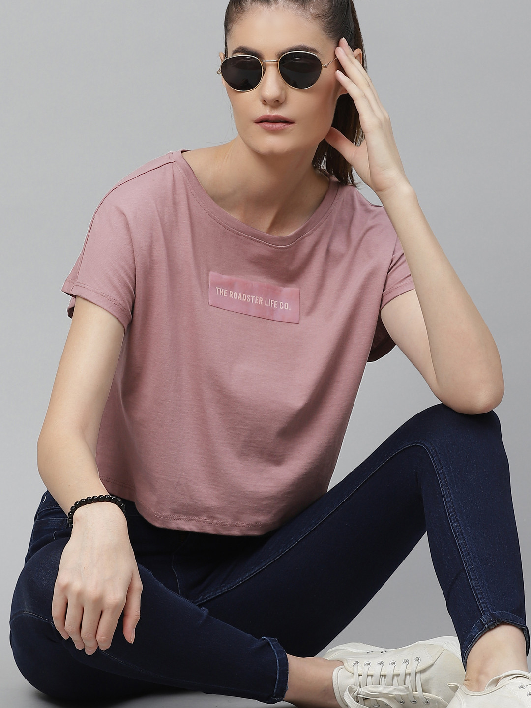

The Roadster Lifestyle Co Women Mauve Printed Round Neck T-shirt