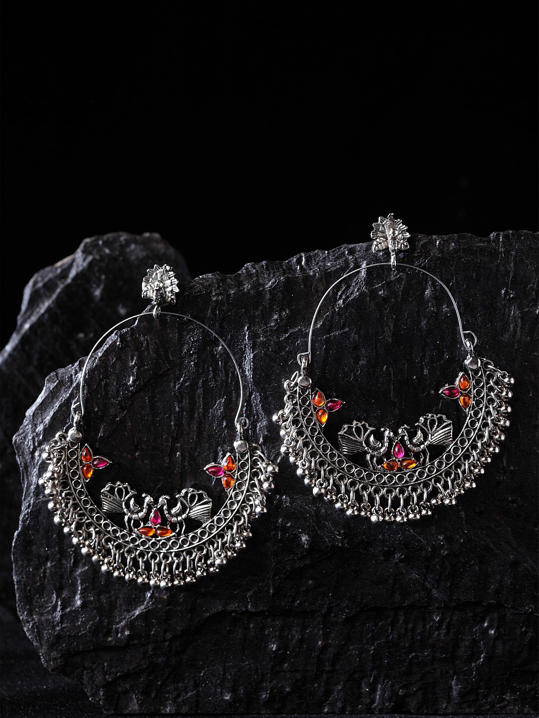 

PANASH Silver-Toned & Pink Crescent Shaped Chandbalis