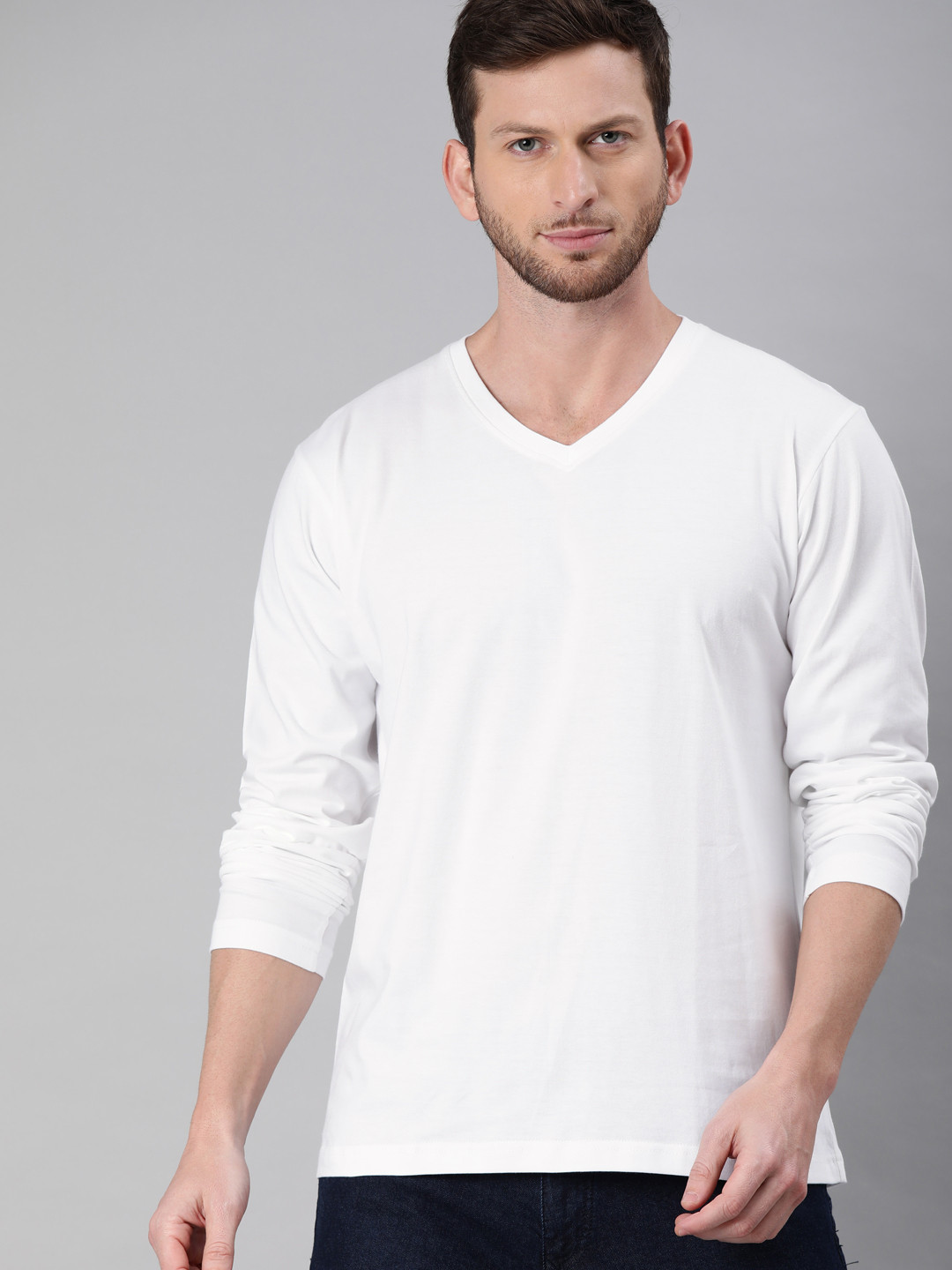 

BE AWARA Men White Pure Cotton Solid V-Neck Pure Cotton T-shirt