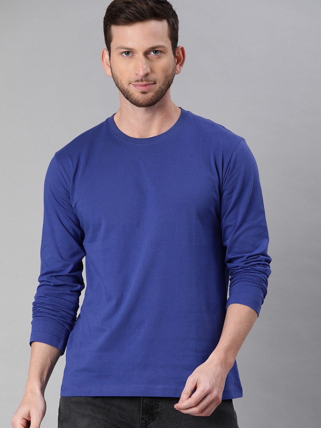 

BE AWARA Men Blue Pure Cotton Solid Round Neck Pure Cotton T-shirt
