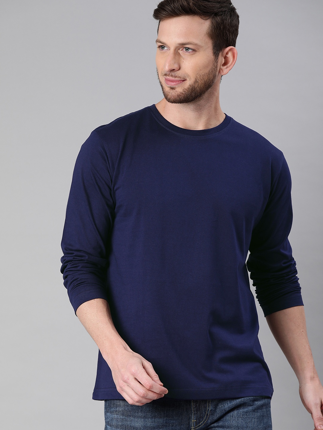 

BE AWARA Men Navy Blue Pure Cotton Solid Round Neck Pure Cotton T-shirt