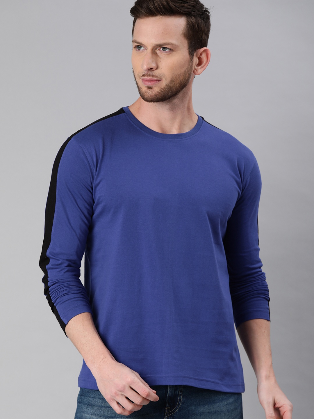 

BE AWARA Men Blue Pure Cotton Solid Round Neck Pure Cotton T-shirt