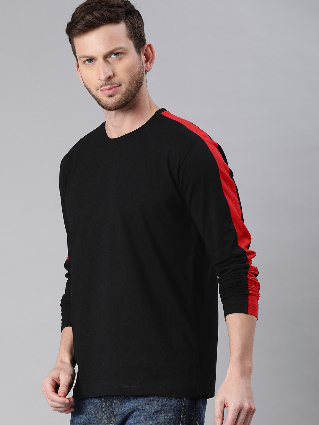 

BE AWARA Men Black Pure Cotton Solid Round Neck Pure Cotton T-shirt