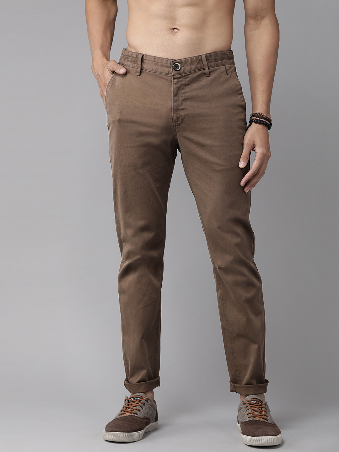 

The Roadster Lifestyle Co Men Brown Regular Fit Solid Chinos