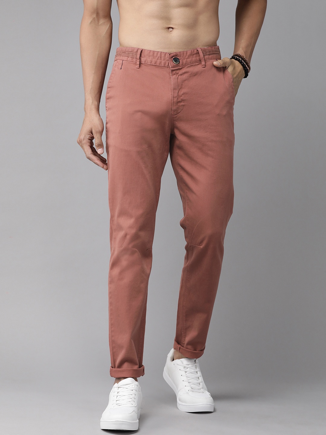 

The Roadster Lifestyle Co Men Dusty Pink Chinos