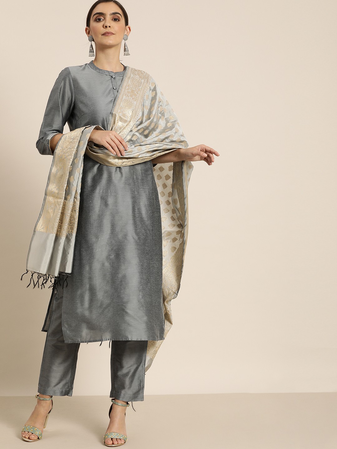 

all about you Women Grey Solid Kurta with Trousers & Woven Design Dupatta