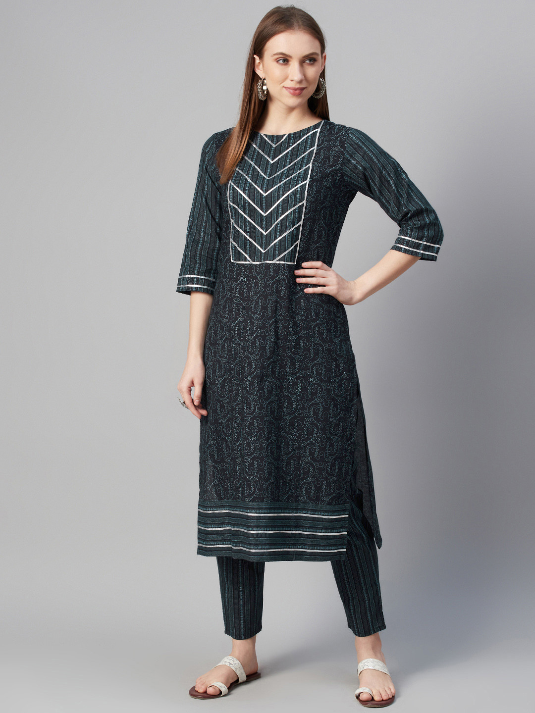 

ZIYAA Women Black & Silver Pure Cotton Screen Print Kurta with Trousers