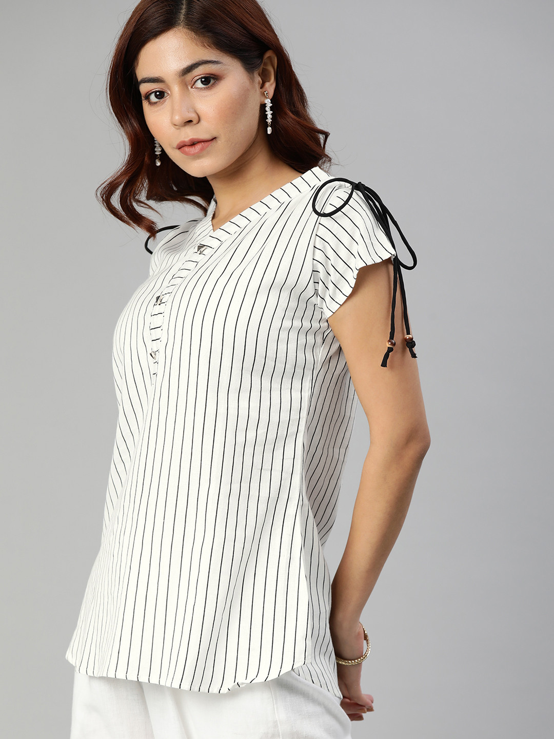 

Shavya Women White & Black Striped Tunic
