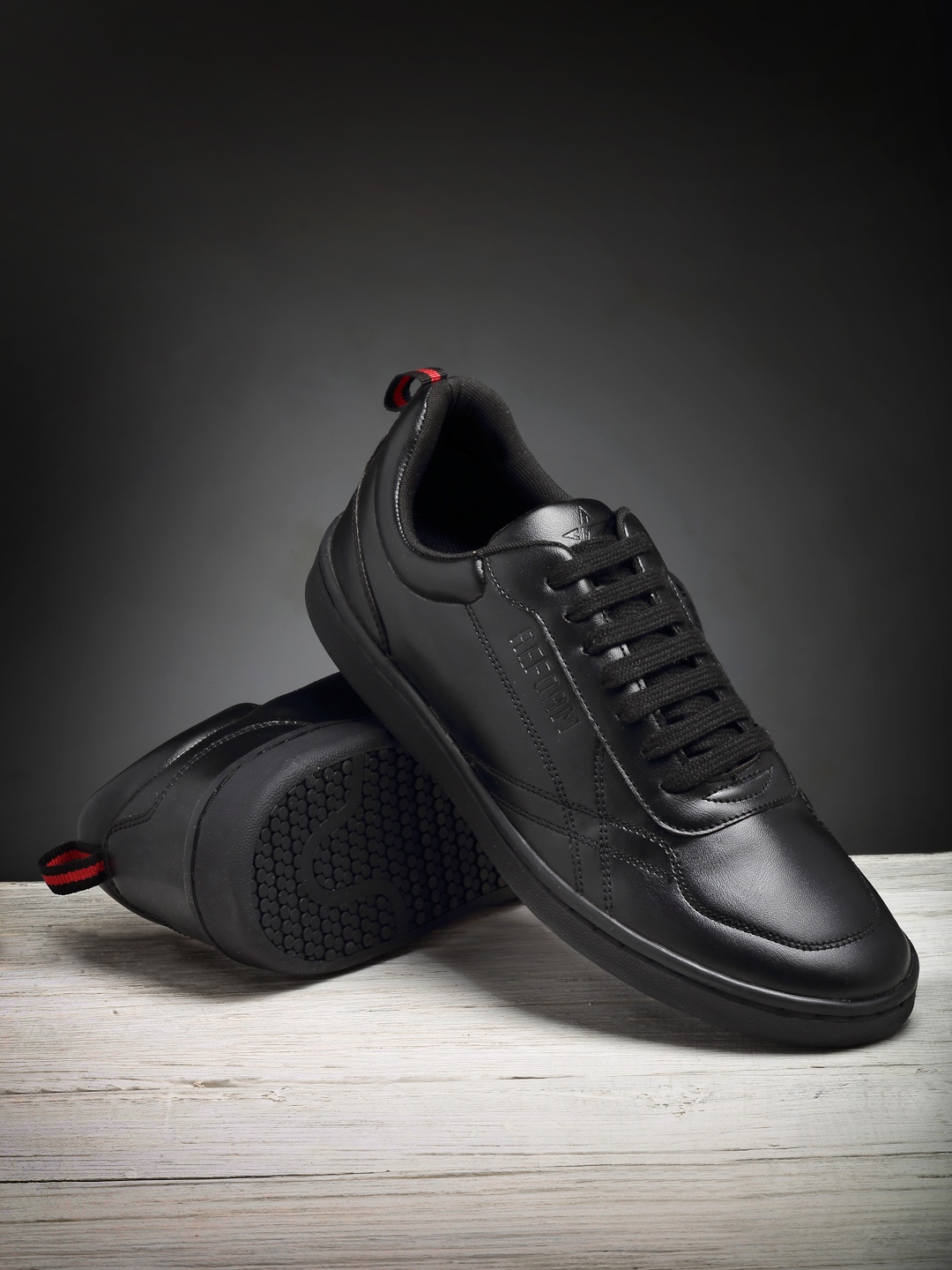 

REFOAM Men Black Sneakers